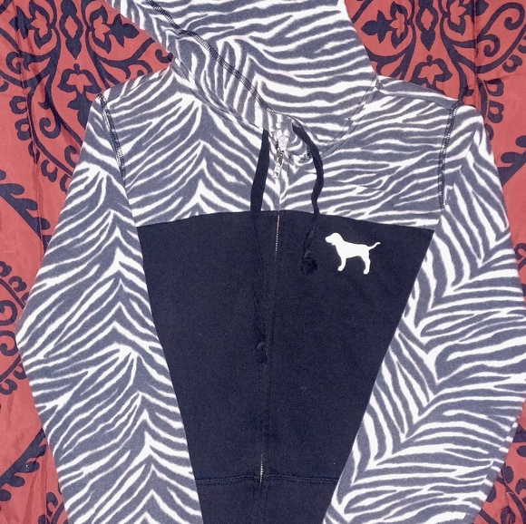 Like new Victoria's secret pink full zip hoodie size small - Picture 3 of 7